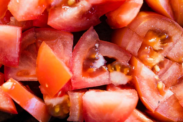Zdrowa Żywność Pochodzenia Roślinnego Zbliżenia Posiekanych Pomidorów Deskach Krojenia — Zdjęcie stockowe