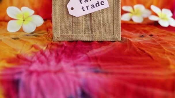 Ethisches Shopping Konzeptvideo Kleine Leinentasche Aus Naturmaterialien Mit Fair Trade — Stockvideo