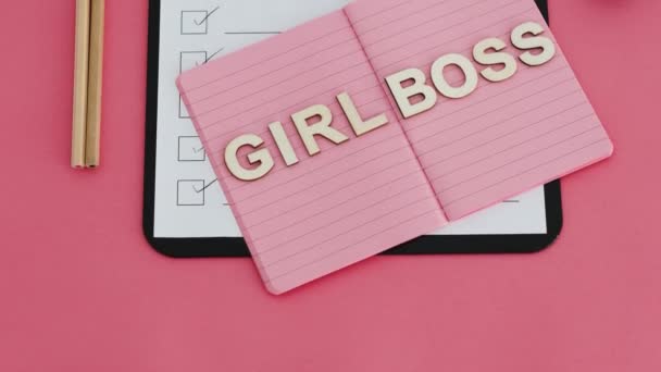 Rovné Příležitosti Férovost Společnosti Konceptuální Video Girl Boss Text Vrcholu — Stock video