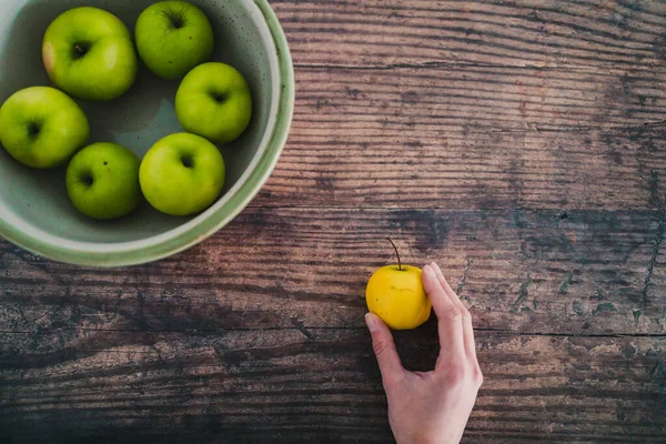 Healthy Plant Based Food Ingredients Concept Bowl Green Apples Hand — Stock Photo, Image