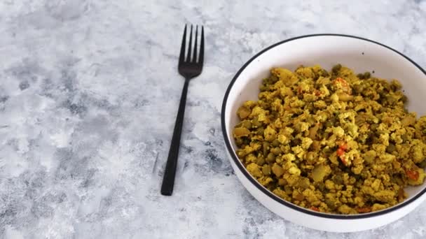 Plant Based Food Vegan Scrambled Tofu Peas Indian Spices Camera — Stock Video