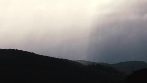 Väder Skiftar Över Kullar Och Berg Tasmanien Med Dramatiskt Ljus — Stockvideo