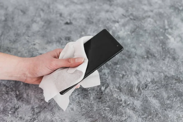 Nuevo Normal Después Covid Concet Superficies Desinfectantes Limpieza Manos Smartphone — Foto de Stock