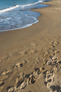 Tazmanya, Avustralya 'daki Güney Hobart' ta güneşli bir kış gününde Blackmans Körfezi plajı.