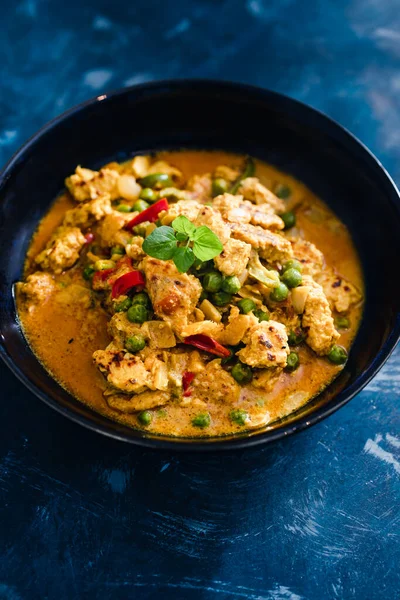 Gesundes Pflanzliches Ernährungskonzept Veganes Curry Mit Gegrillten Tofu Stücken Braten — Stockfoto