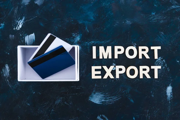 Internationell Handel Och Global Affärsidé Import Exporttext Bredvid Öppen Paketlåda — Stockfoto