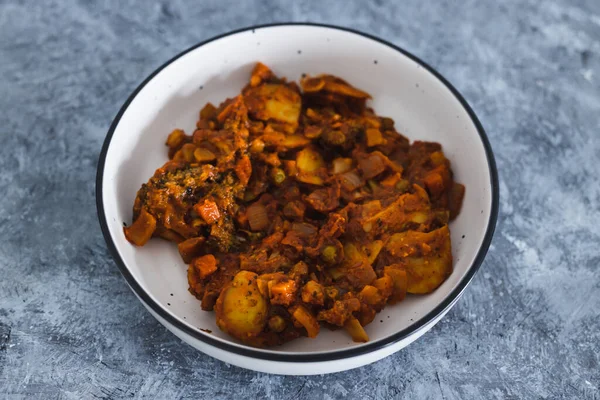 Gesundes Pflanzliches Ernährungskonzept Veganer Gemüsebraten Mit Roter Pesto Sauce — Stockfoto