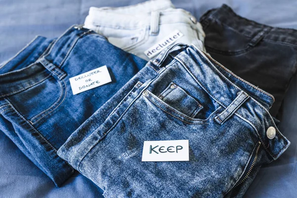 Opruimen Organiseren Van Garderobe Keep Declutter Label Verschillende Jeans Verschillende — Stockfoto