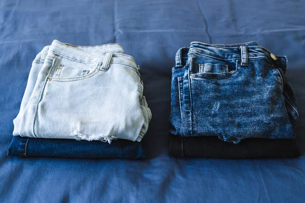 Riordinare Organizzare Vostro Guardaroba Diversi Jeans Vari Colori Denim Sempre — Foto Stock