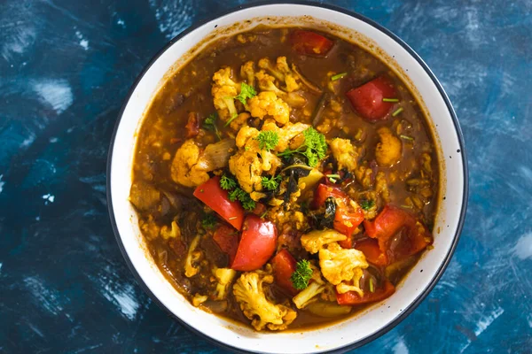 Gesundes Pflanzliches Ernährungskonzept Veganes Blumenkohl Paprika Curry Gericht Mit Indischen — Stockfoto