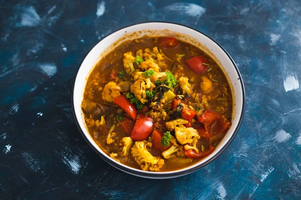 Gesundes Pflanzliches Ernährungskonzept Veganes Blumenkohl Paprika Curry Gericht Mit Indischen — Stockfoto