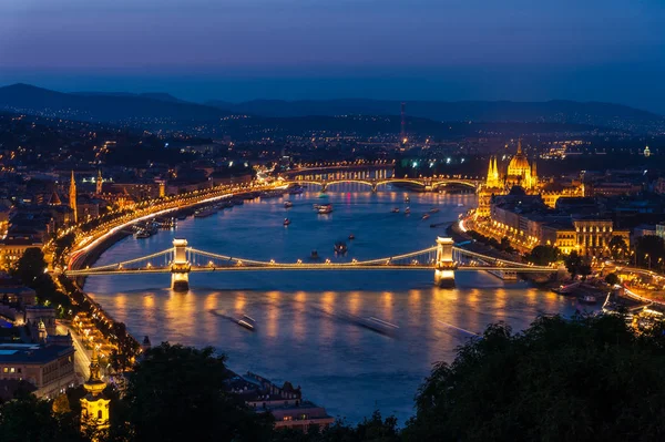 Pont Chaîne Nuit Budapest Hongrois — Photo