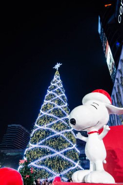 Noel gününde Snoopy logosu