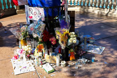 Las Vegas - 07 Ekim 2017: Las Vegas Bulvarı 'nda vurulan kurbanlara Anma Mesajı ve çiçekler..