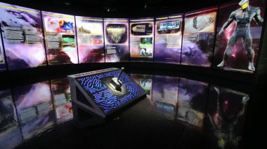 Las Vegas, Nv, Usa - 20 Sep 2017: Las Vegas Yenilmezler İstasyonu kompleksindeki Thor odasında ekran.