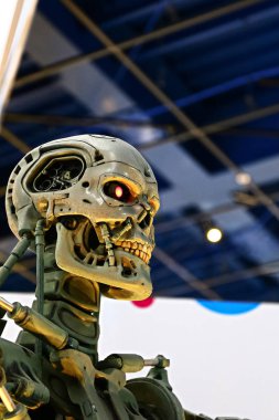 Osaka, Japonya - 13 Nisan 2019 Terminatör 3d 'deki T-800 iskeletinin fotoğrafı, Terminatör 6 Dark Fate 2019 yakında geliyor..