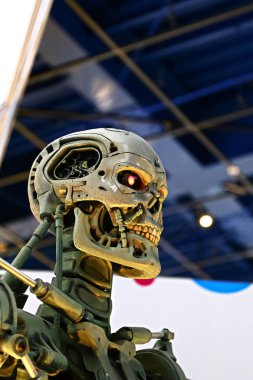 Osaka, Japonya - 13 Nisan 2019 Terminatör 3d 'deki T-800 iskeletinin fotoğrafı, Terminatör 6 Dark Fate 2019 yakında geliyor..