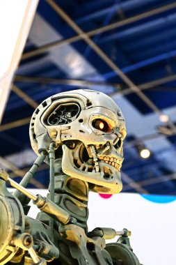 Osaka, Japonya - 13 Nisan 2019 Terminatör 3d 'deki T-800 iskeletinin fotoğrafı, Terminatör 6 Dark Fate 2019 yakında geliyor..