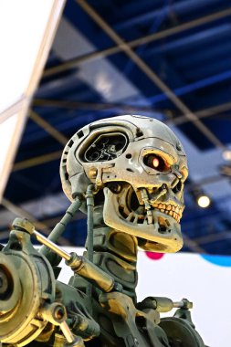 Osaka, Japonya - 13 Nisan 2019 Terminatör 3d 'deki T-800 iskeletinin fotoğrafı, Terminatör 6 Dark Fate 2019 yakında geliyor..