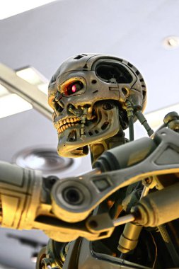 Osaka, Japonya - 13 Nisan 2019 Terminatör 3d 'deki T-800 iskeletinin fotoğrafı, Terminatör 6 Dark Fate 2019 yakında geliyor..