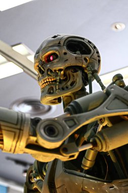 Osaka, Japonya - 13 Nisan 2019 Terminatör 3d 'deki T-800 iskeletinin fotoğrafı, Terminatör 6 Dark Fate 2019 yakında geliyor..