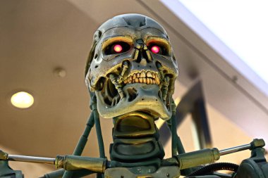Osaka, Japonya - 13 Nisan 2019 Terminatör 3d 'deki T-800 iskeletinin fotoğrafı, Terminatör 6 Dark Fate 2019 yakında geliyor..
