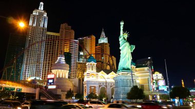 Las Vegas - Ekim 09.2017: New York-New York, Las Vegas Bulvarı üzerinde 09 Ekim 2017, Las Vegas, Usa. Özgürlük Anıtı 'nın kopyası 150 ft (46 m) ve mülk 1997 yılında açıldı..
