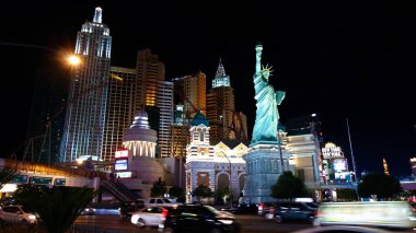Las Vegas - Ekim 09.2017: New York-New York, Las Vegas Bulvarı üzerinde 09 Ekim 2017, Las Vegas, Usa. Özgürlük Anıtı 'nın kopyası 150 ft (46 m) ve mülk 1997 yılında açıldı..