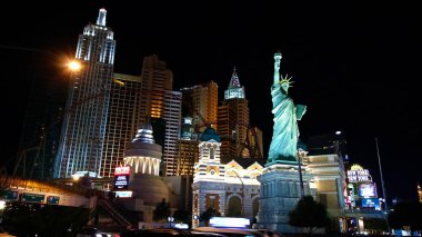 Las Vegas - Ekim 09.2017: New York-New York, Las Vegas Bulvarı üzerinde 09 Ekim 2017, Las Vegas, Usa. Özgürlük Anıtı 'nın kopyası 150 ft (46 m) ve mülk 1997 yılında açıldı..
