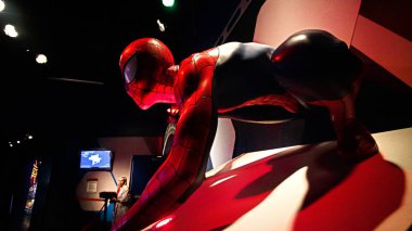 Las Vegas, Usa - 10 Ekim 2017 Las Vegas 'taki Madame Tussauds müzesindeki Örümcek Adam Heykeli' ni kapatın..