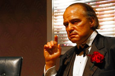 Los Angeles, Ca - 28 Ekim 2013: Marlon Brando 'nun Baba Don Vito Corleone rolündeki mumu, Marlon Brando' nun balmumu figürü - Madame Tussauds Hollywood.