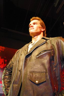 Los Angeles, Ca - 28 Ekim 2013: Arnold Schwarzenegger balmumu figürü - Madame Tussauds Hollywood.