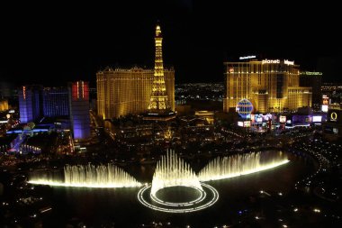 Las Vegas, NV / USA - 28 Ekim 2015 Las Vegas Bellagio Çeşmeleri. Birkaç filmde yer alan Bellagio Çeşmeleri, müzikle senkronize edilmiş büyük bir dans su çeşmesidir..