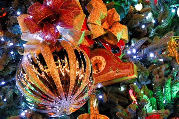 Árbol Navidad Adornos Coloridos Show Navidad —  Fotos de Stock
