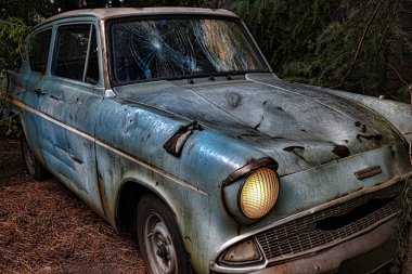 Harry Potter filmlerinde kullanılan Ford Anglia