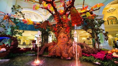 Las Vegas, Usa - 17 Eylül 2018 Bellagio Hotel Konservatuarı ve Las Vegas Botanik Bahçeleri 'nde sonbahar sezonu. Konservatuarın her yıl geçirdiği beş mevsimlik tema vardır..