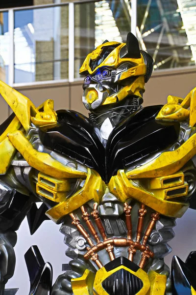 Osaka Kansai Japón Julio 2014 Réplica Estatua Del Robot Bumblebee —  Fotos de Stock