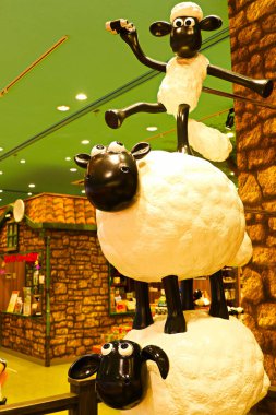 Osaka, Kansai / JAPAN - Ekim 01, 2016: Expocity, Osaka.jAPAN 'da koyun figürü Shaun.