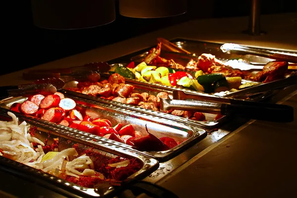 Las Vegas Buffet Variety Dishes Serving Tongs — Stock Photo, Image