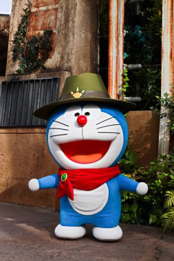 Osaka, Japonya 17 Haziran 2020: Doraemon heykeli, Doraemon 'dan Japonya Universal Stüdyoları' na kadar uzanan bir çizgi film karakteri..