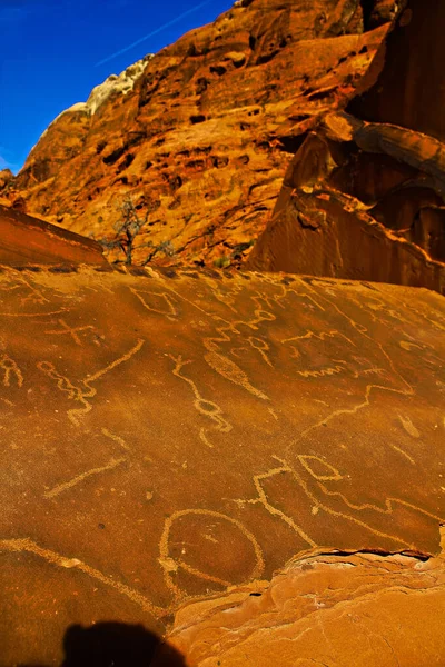 Antigos Petroglifos Nativos Americanos Sandstone Rock Red Rock Canyon State — Fotografia de Stock