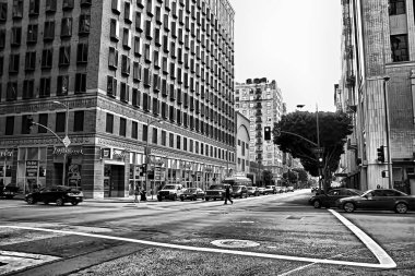 Los Angeles şehir merkezi, CA / USA - 26 Kasım 2018: 7. Cadde Los Angeles şehir merkezindeki Hope Caddesi ile kavşakta. 