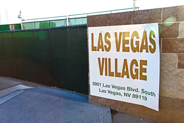 Las Vegas Sep 2018 在拉斯维加斯枪击案发生一年后的今天 在拉斯维加斯村 将拉斯维加斯村和91号公路的收获音乐节现场改为停车场 用于举办活动 — 图库照片