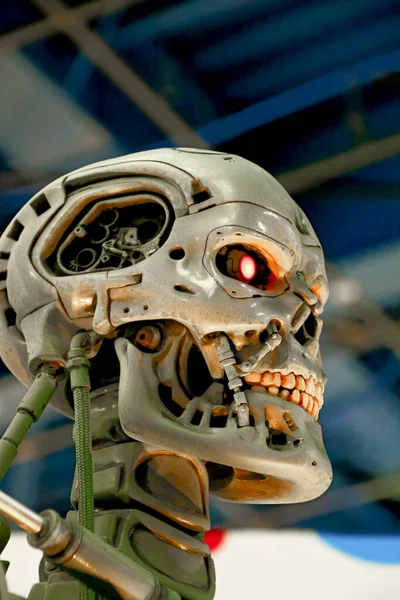 OSAKA, JAPONYA - 13 Nisan 2019: Terminatör 3D 'deki T-800 Uç iskeletinin fotoğrafı