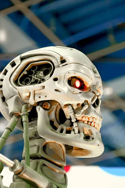 OSAKA, JAPONYA - 13 Nisan 2019: Terminatör 3D 'deki T-800 Uç iskeletinin fotoğrafı