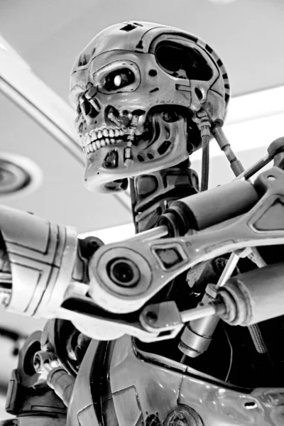 OSAKA, JAPONYA - 13 Nisan 2019: Terminatör 3D 'deki T-800 Uç iskeletinin fotoğrafı