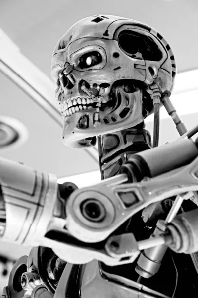 OSAKA, JAPONYA - 13 Nisan 2019: Terminatör 3D 'deki T-800 Uç iskeletinin fotoğrafı