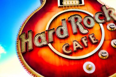 Las Vegas, ABD - 2009 Ekim 2016: Hard Rock Hotel Las Vegas, ABD 'deki Hard Rock Cafe restoranının Iconic tabelası. Hard Rock Cafe temalı restoranlar zinciri..