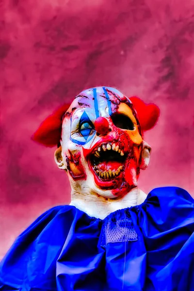 Närbild Halloween Fest Skräck Clown Den Läskiga Clownen Står Närbild — Stockfoto