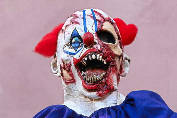 Närbild Halloween Fest Skräck Clown Den Läskiga Clownen Står Närbild — Stockfoto